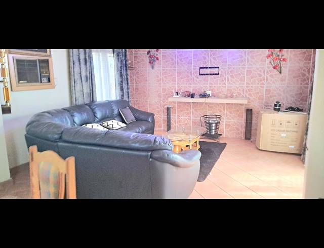 3 BEDROOM FREESTANDING FOR SALE IN TRENANCE PARK